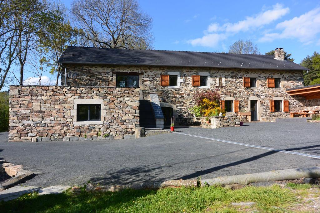Chambre D'Hotes Aux Pays Des Sucs Saint-Hostien Экстерьер фото